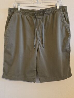 GAP Olive Drawstring Jogger Shorts - Medium